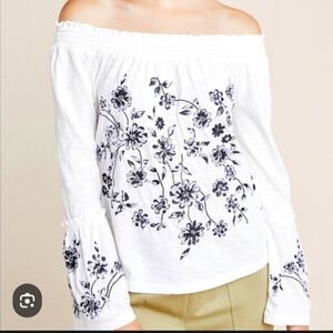 Anthropologie Annie embroidered off the shoulder bell sleeve top. Size XS
